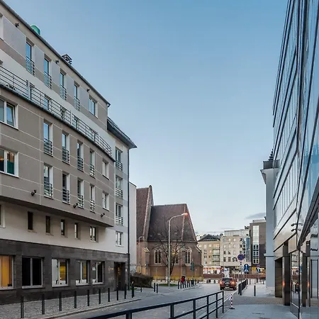 Absynt Wierzbowa Otel *